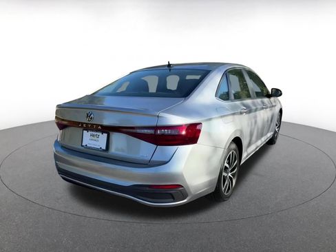 Used 2025 Volkswagen Jetta SE image 14