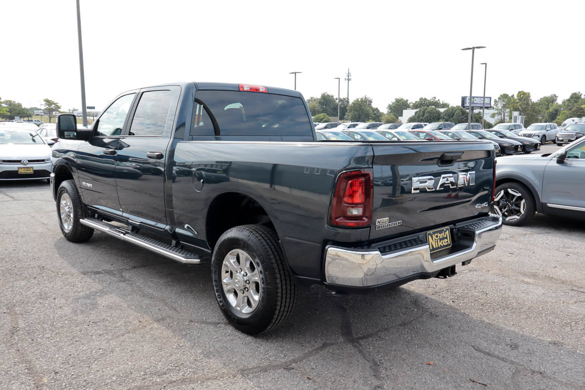 Used 2026 RAM 2500 Big Horn AWD/4WD image 4