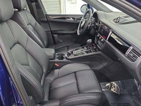 Certified 2026 Porsche Macan AWD/4WD image 27