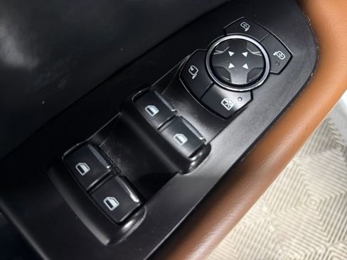 Used 2022 Lincoln Nautilus Reserve image 17