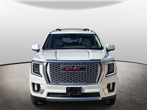 Used 2023 GMC Yukon Denali w/ Advanced Technology Package image 8