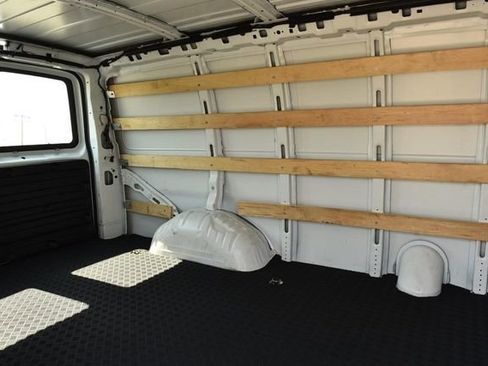 Used 2024 GMC Savana 2500 w/ Driver Convenience Package image 18