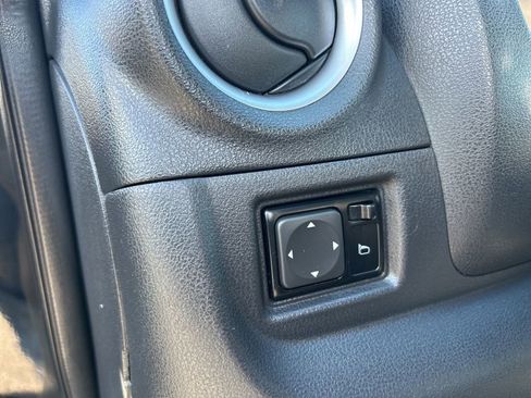 Used 2016 Nissan Versa SV image 15