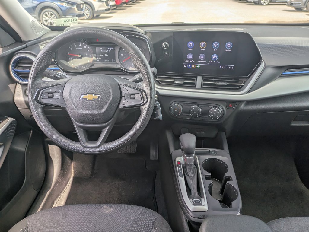 Used 2025 Chevrolet Trax LS FWD image 31