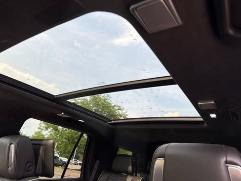 Used 2022 Cadillac Escalade Sport Platinum AWD/4WD image 9