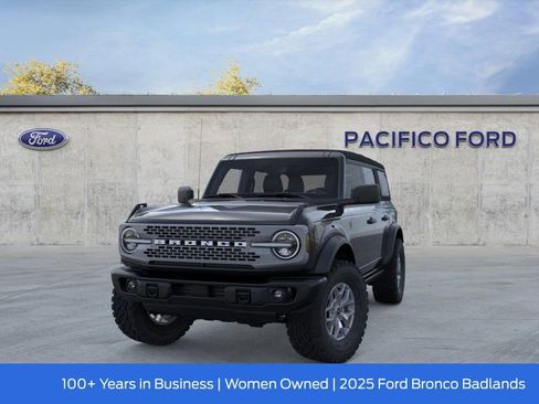 New 2025 Ford Bronco Badlands image 3