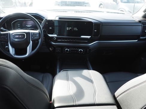 Used 2024 GMC Sierra 2500 SLT w/ SLT Premium Package image 17