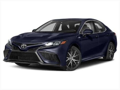 Used 2022 Toyota Camry SE image 1