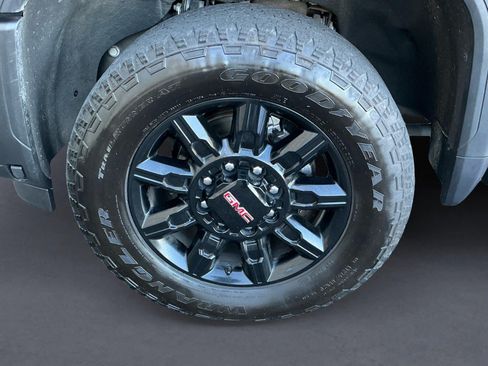 Used 2024 GMC Sierra 2500 AT4 w/ AT4 Premium Plus Package AWD/4WD image 9