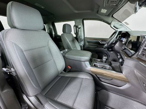 Used 2025 Chevrolet Silverado 1500 LT Trail Boss w/ Convenience Package II AWD/4WD image 29