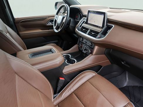 Used 2021 Chevrolet Tahoe High Country w/ Premium Package RWD image 35