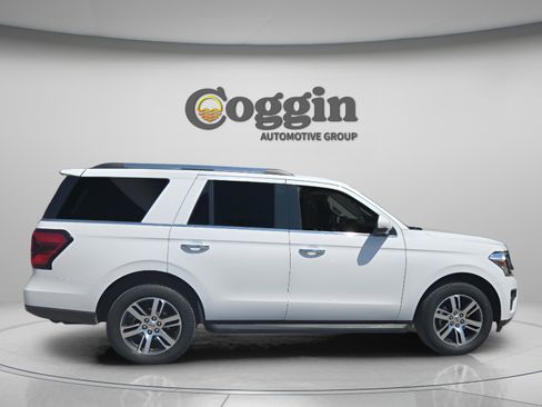 Used 2024 Ford Expedition Limited image 6