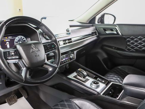 Used 2023 Mitsubishi Outlander SEL image 21