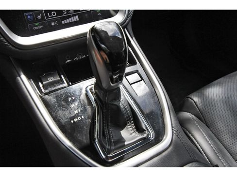 Certified 2025 Subaru Outback Touring AWD/4WD image 26