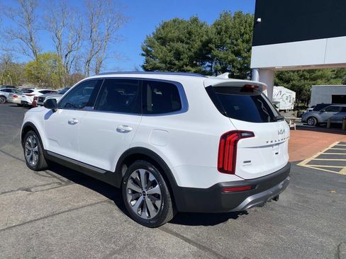 Used 2022 Kia Telluride EX w/ EX Premium Package AWD/4WD image 3