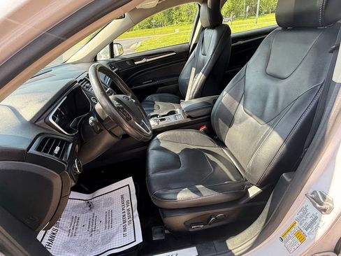 Used 2017 Ford Fusion Titanium FWD image 19