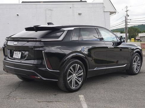Used 2024 Cadillac Lyriq Luxury RWD image 14