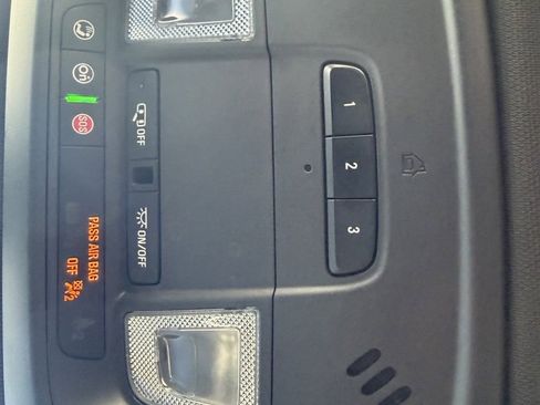 Certified 2022 Chevrolet Traverse LT image 37