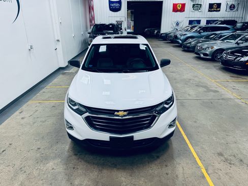 Used 2020 Chevrolet Equinox LS w/ LS Convenience Package image 2