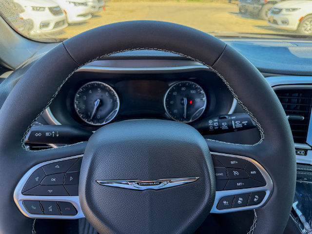 New 2026 Chrysler Pacifica Select FWD image 14