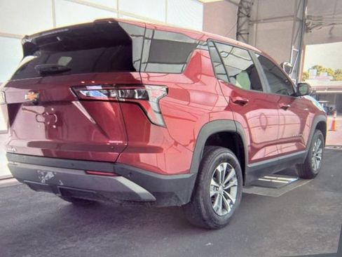 Used 2025 Chevrolet Equinox LT w/ Safety and Technology Package image 2