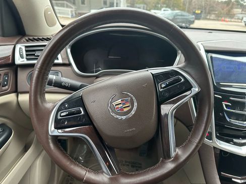Used 2016 Cadillac SRX Luxury image 25
