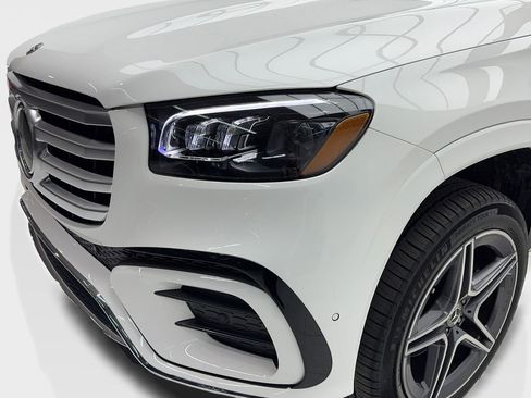 Used 2025 Mercedes-Benz GLS 450 4MATIC w/ AMG Line Exterior image 5