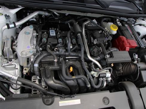 Certified 2025 Nissan Sentra SR w/ SR Premium Package FWD image 34