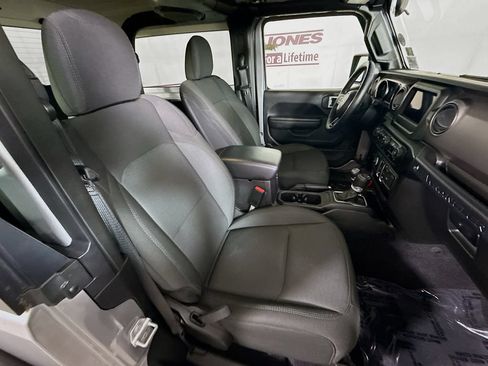 Used 2021 Jeep Wrangler Sport AWD/4WD image 29