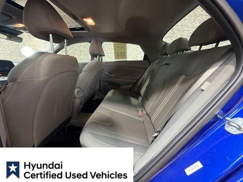 Used 2025 Hyundai Elantra SEL FWD image 16