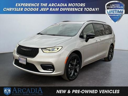 New 2026 Chrysler Pacifica Limited w/ S Appearance Package AWD/4WD image 22