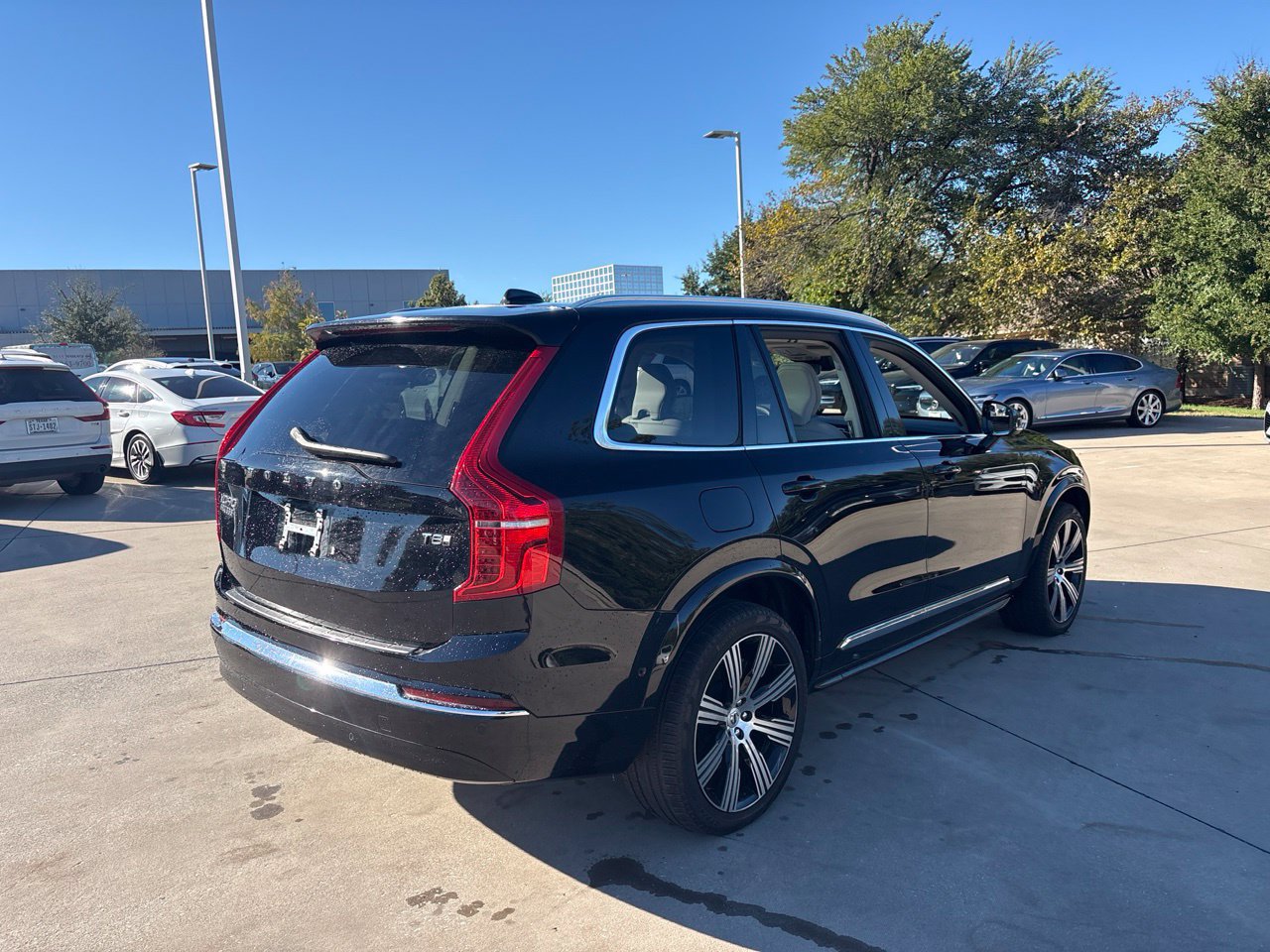 Used 2025 Volvo XC90 T8 Ultra w/ Protection Package Premier AWD/4WD image 5