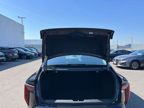 Used 2025 Kia K4 LXS image 31