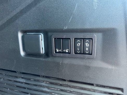 Used 2024 Chevrolet Tahoe High Country AWD/4WD image 9