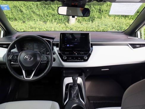 Used 2025 Toyota Corolla SE image 25