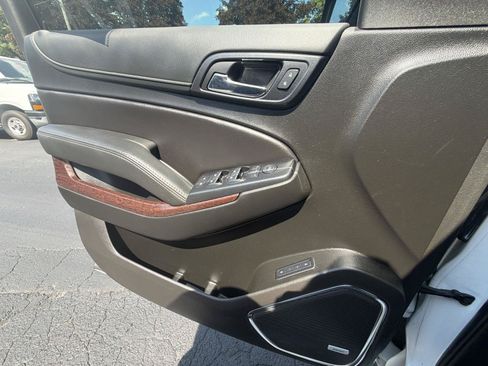 Used 2019 GMC Yukon SLT w/ Open Road Package AWD/4WD image 15