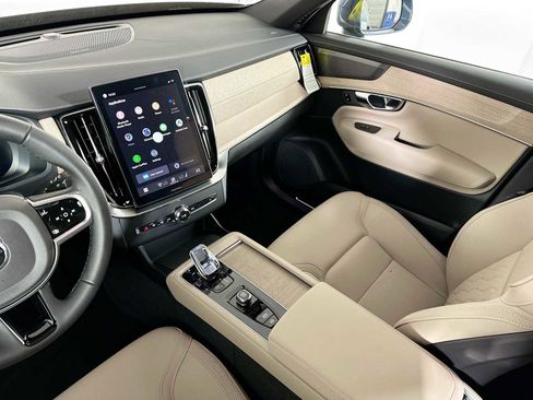 New 2026 Volvo XC90 T8 Plus image 21