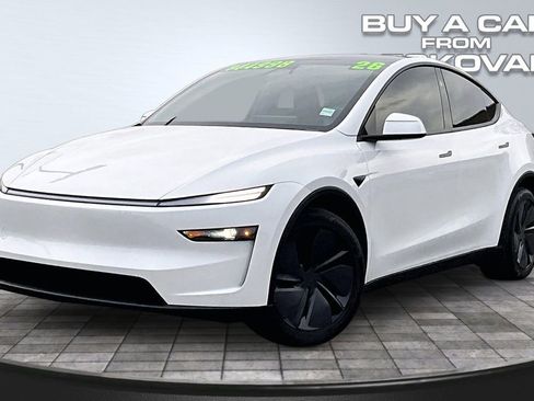 Used 2026 Tesla Model Y AWD image 12