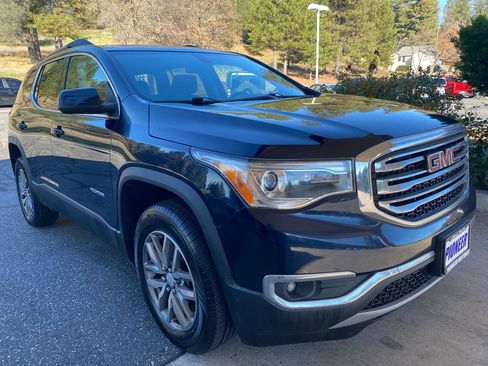 Used 2017 GMC Acadia SLE AWD/4WD image 2