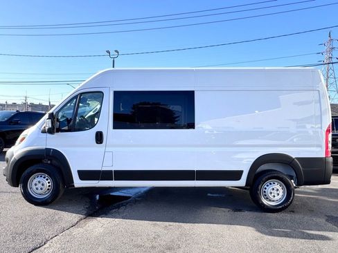 Used 2025 RAM ProMaster 2500 w/ Crew Van Package FWD image 4