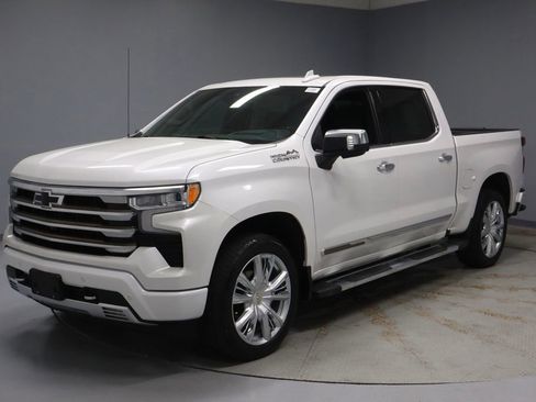 Used 2022 Chevrolet Silverado 1500 High Country w/ High Country Premium Package image 8