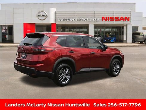 Used 2025 Nissan Rogue S AWD/4WD image 3