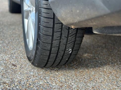 Used 2015 Toyota RAV4 Limited image 13