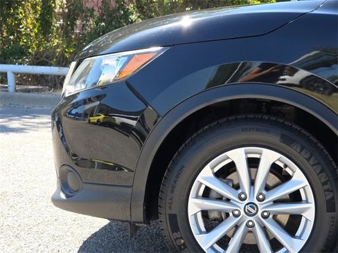 Used 2019 Nissan Rogue Sport SV image 5