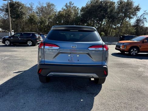 Used 2024 Toyota Corolla Cross L image 7