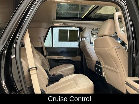 Used 2023 Ford Expedition Limited image 13