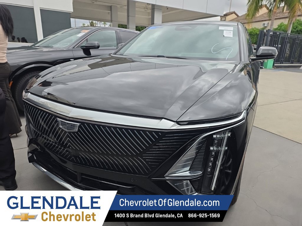 Used 2024 Cadillac Lyriq Tech AWD/4WD image 2