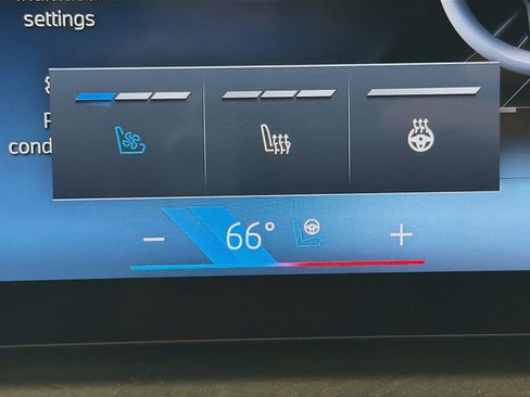 Certified 2025 BMW X5 xDrive40i w/ Climate Comfort Package image 24