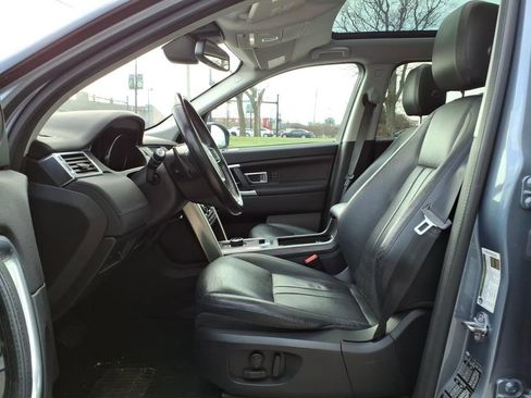 Used 2018 Land Rover Discovery Sport HSE image 13