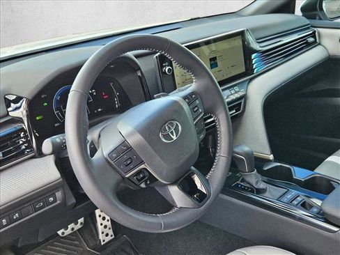 Used 2026 Toyota Camry SE w/ Multimedia Upgrade Package image 8